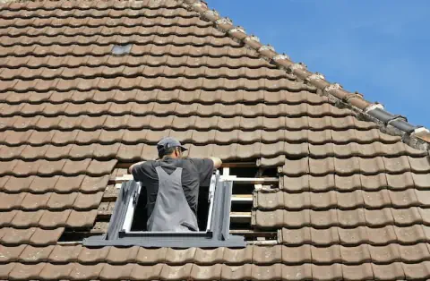 Pose de velux - Saint-Léger de Montbrun